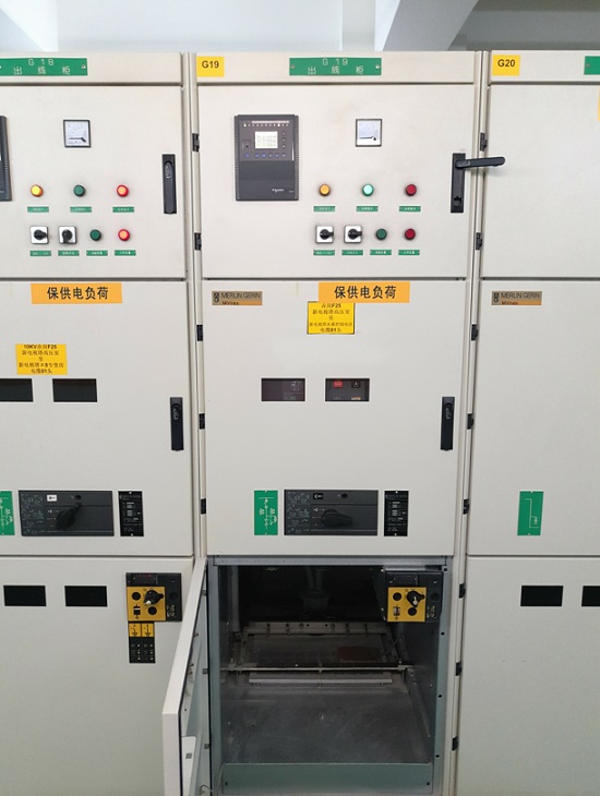 突發| 電力中斷導致川普大廈起火！