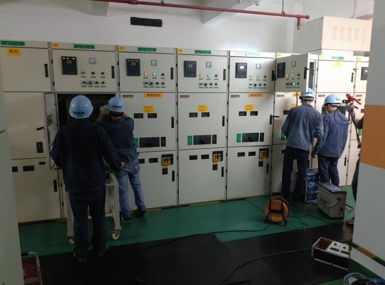 寫字樓配電房出現故障，突然停電導致員工的工作進度丟失
