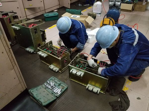 政府單位定期對配電房檢測維保，以電力保障為群眾提供服務